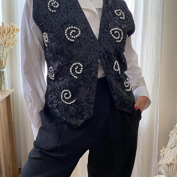 SOLD (VINTAGE) Sequins & Pearls Vest - Picture 3 of 6